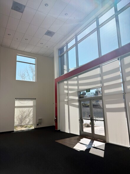 More Photos Of 28022 Industry Dr, Valencia Warehouse For Lease