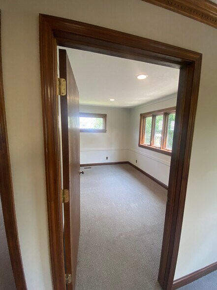 More Photos Of 912 Coolidge Rd, East Lansing Medical For Sale