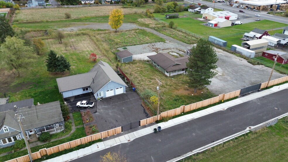 More Photos Of 11015 34th Ave E, Tacoma Contractor Storage Yard For Lease