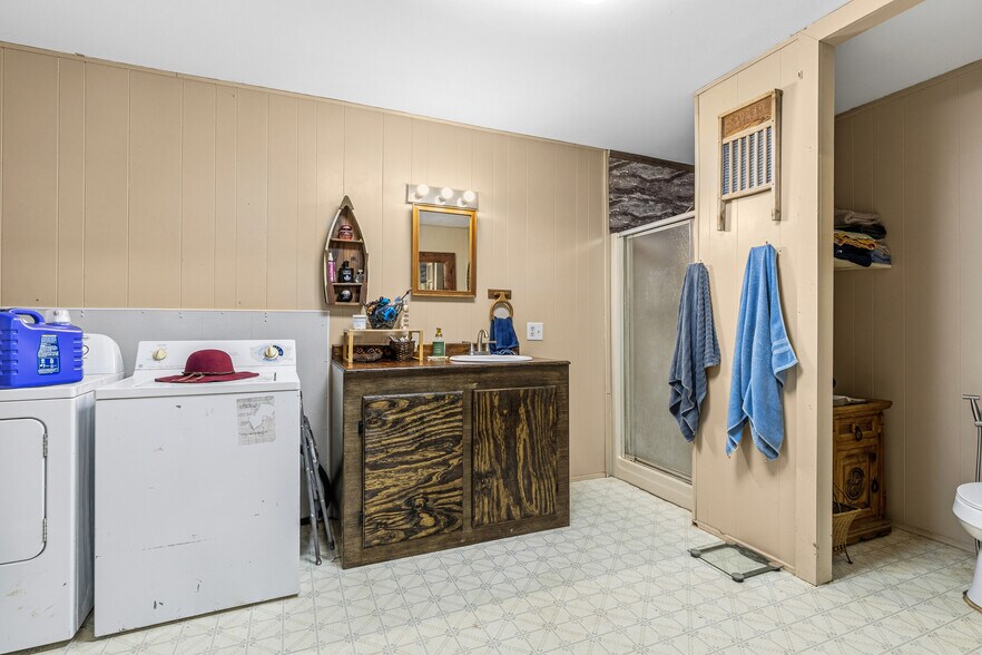 More Photos Of 1350 Moxley Camp Rd, Karnack Specialty For Sale