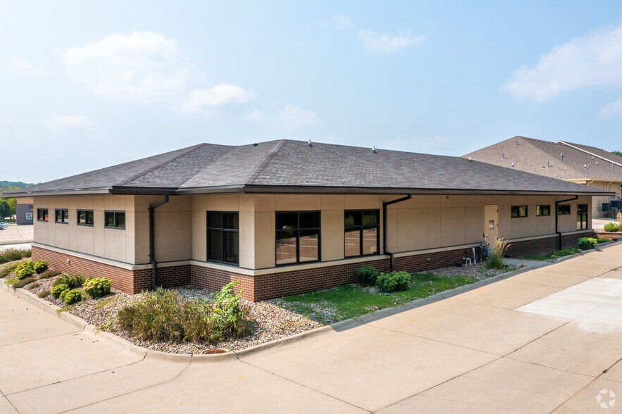 More Photos Of 1205 Copper Creek Dr, Des Moines Medical For Lease