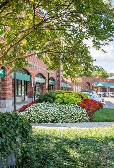 More Photos Of 8028 Ritchie Hwy, Pasadena Unknown For Lease