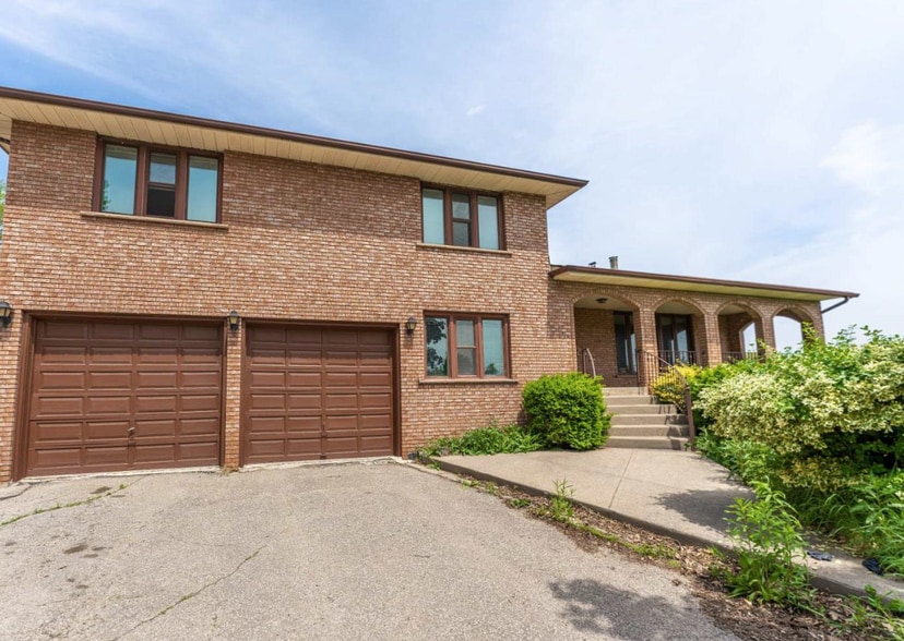 More Photos Of 2101 Ninth Line, Oakville Warehouse For Sale