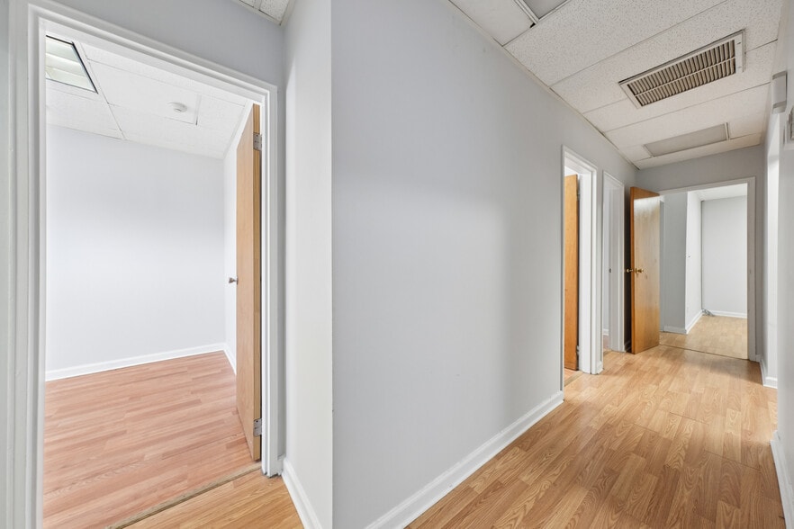 More Photos Of 175 Cedar Ln, Teaneck Medical For Lease