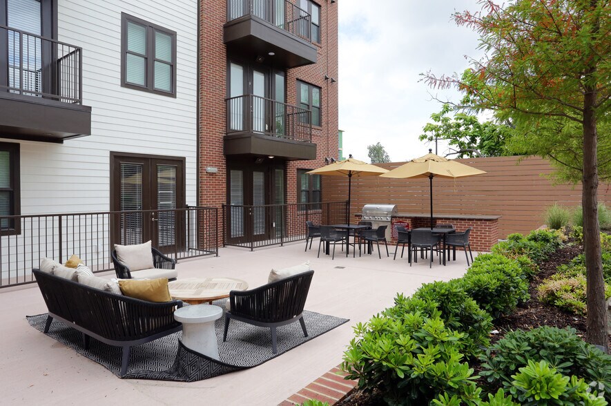 More Photos Of 195 W Davis St, Dallas Apartments For Lease