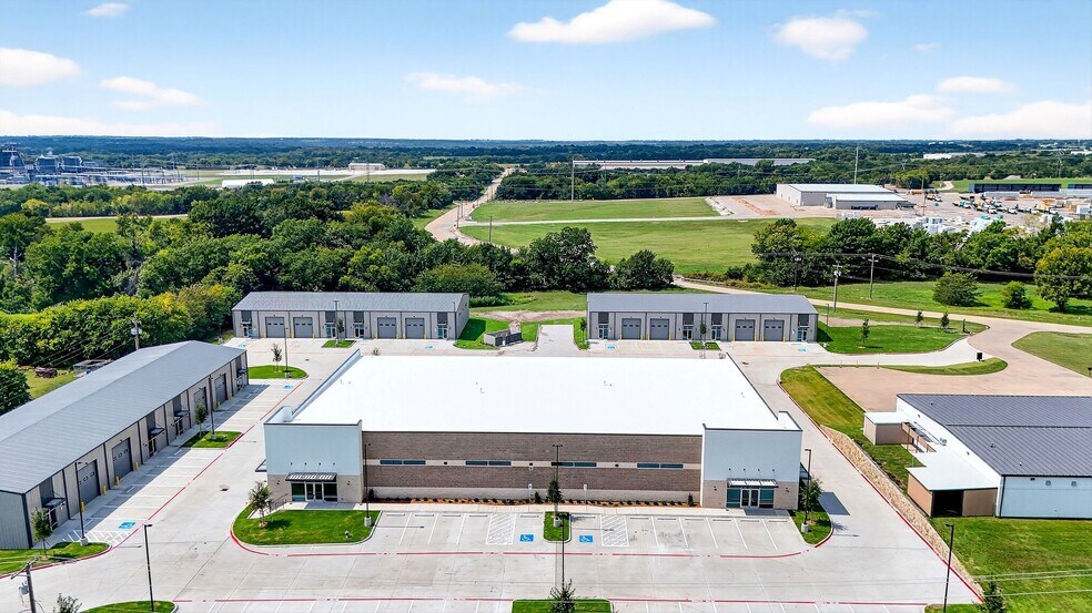 Primary Photo Of 304 Progress Dr, Sherman Warehouse For Sale