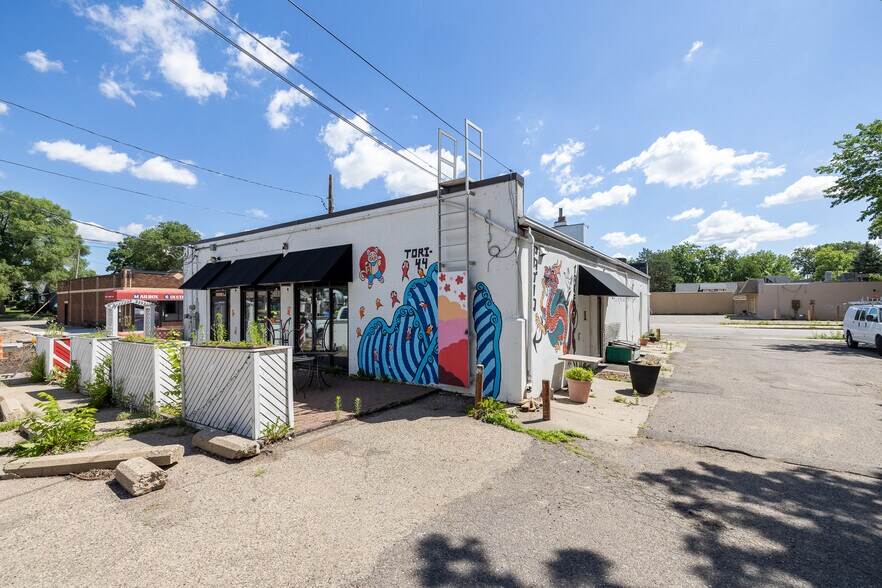 More Photos Of 2201-2205 44th Ave N, Minneapolis Restaurant For Sale