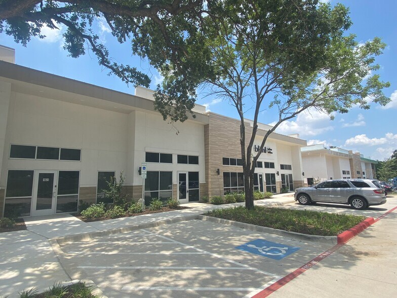 More Photos Of 1802 W Pleasant Ridge Rd, Arlington Unknown For Lease