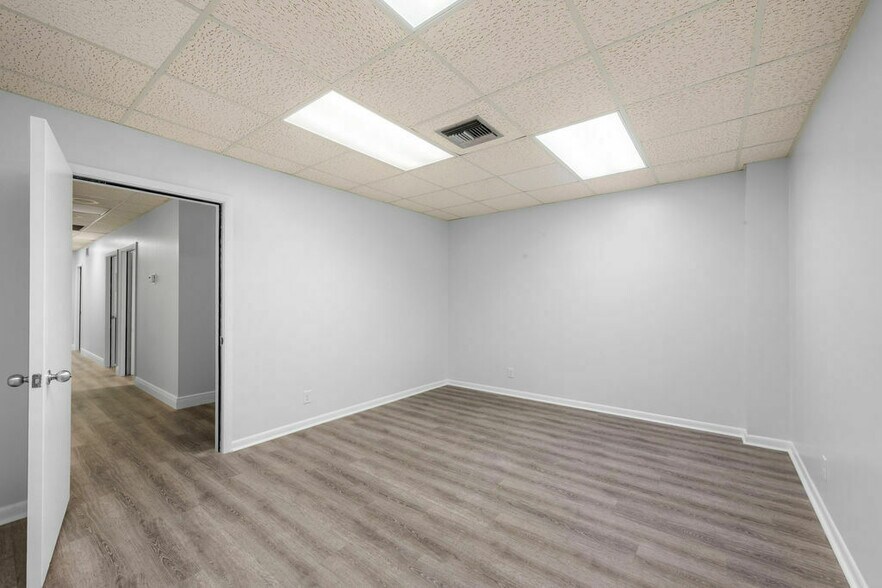 More Photos Of 1801 SE Hillmoor Dr, Port Saint Lucie Medical For Lease