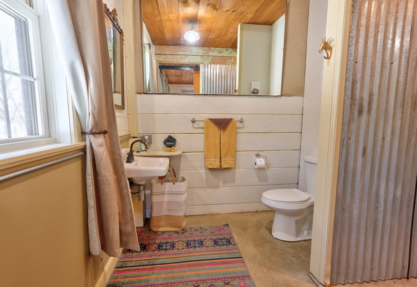 More Photos Of 400 Game Farm Rd, Catskill Hospitality For Sale