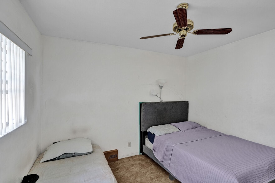 More Photos Of 5706-5708 Lincoln St, Hollywood Multifamily For Sale