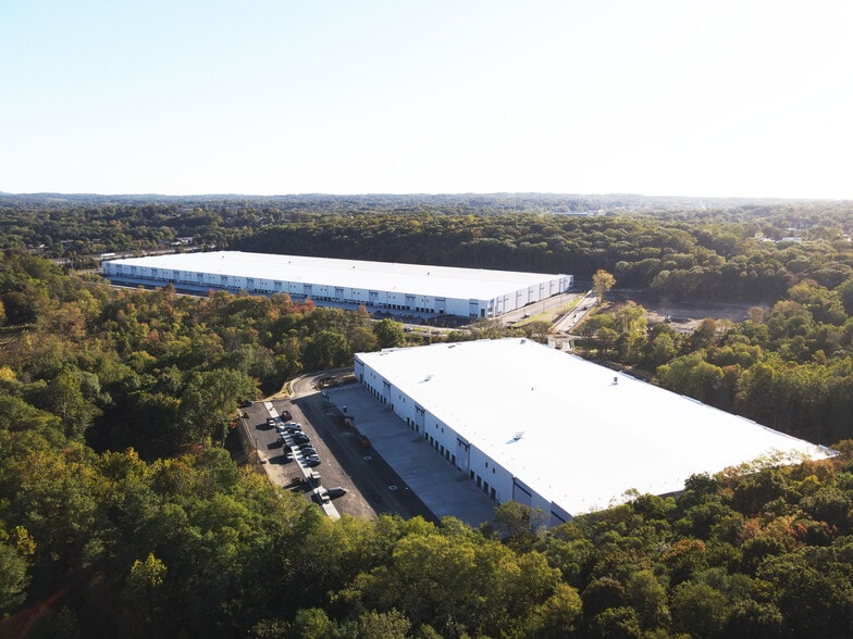 More Photos Of 25 Old Mill Rd, Suffern Unknown For Lease