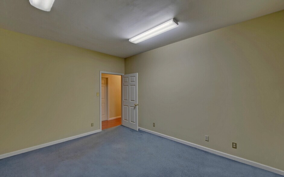 More Photos Of 131 W Savannah St, Toccoa Office For Lease