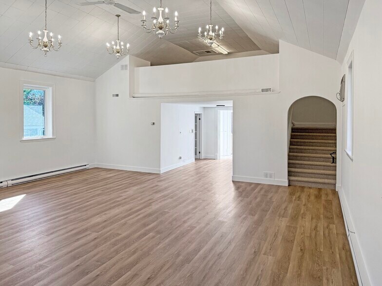 More Photos Of 364 Regent St, Orillia Religious Facility For Sale