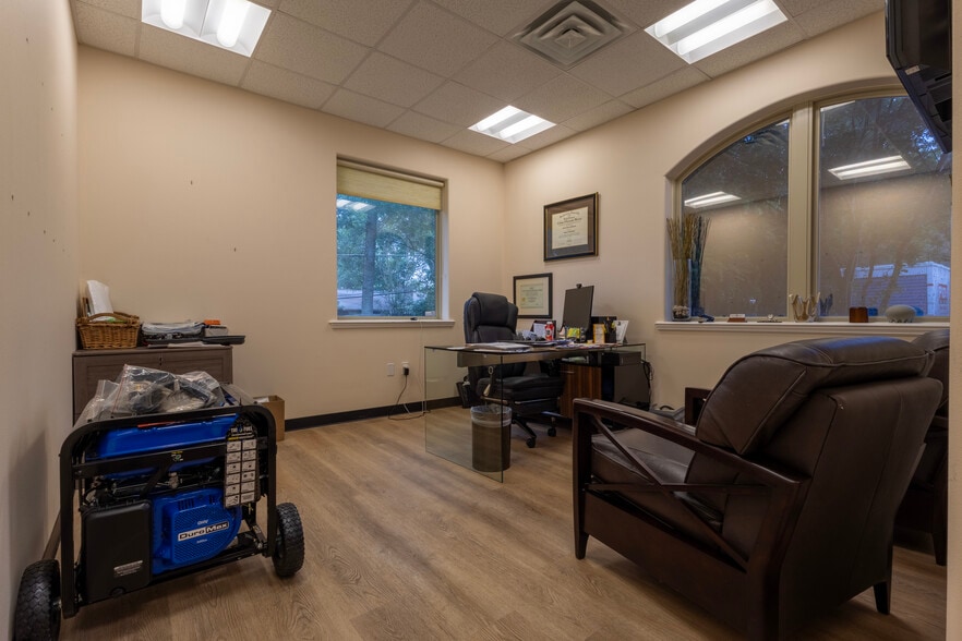 More Photos Of 2500 W William Cannon Dr, Austin Medical For Sale