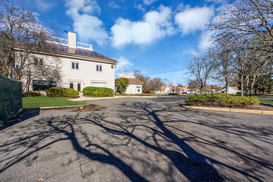 More Photos Of 1 Dag Hammarskjold Blvd, Howell Medical For Lease