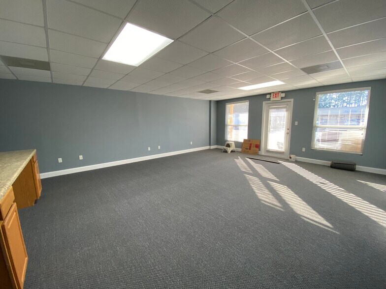 More Photos Of 4645 Gulf Breeze Pky, Gulf Breeze Office For Sale
