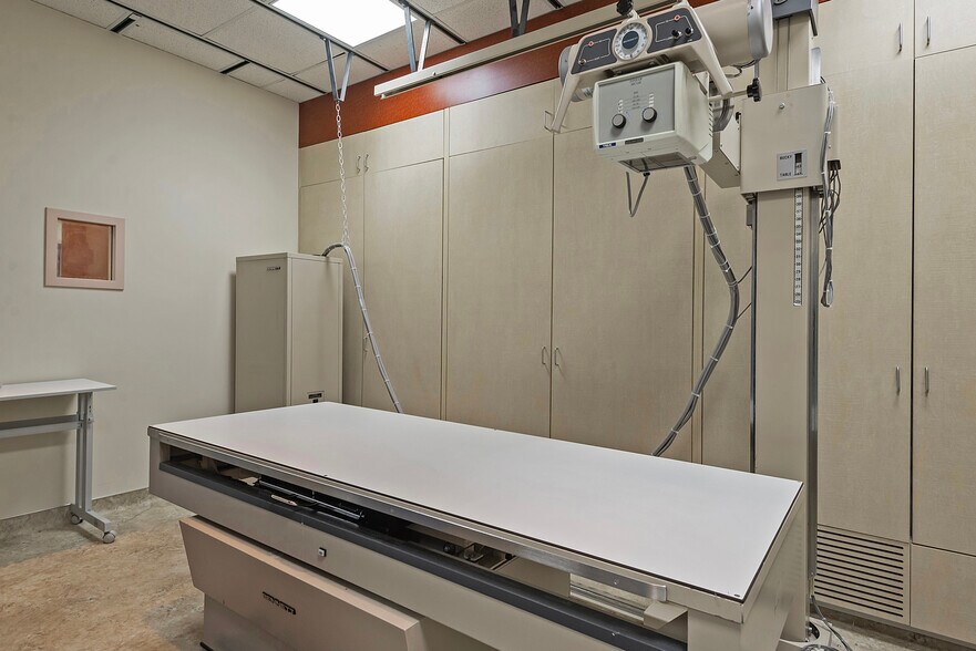 More Photos Of 320 W River Park Dr, Provo Medical For Sale