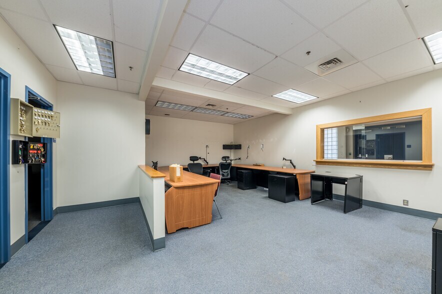 More Photos Of 347 W Main St, Clarksburg Office For Sale