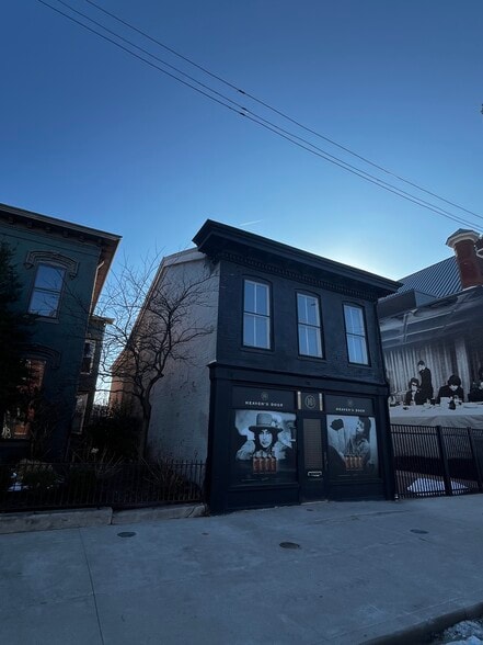 More Photos Of 610 E Market St, Louisville Freestanding For Sale