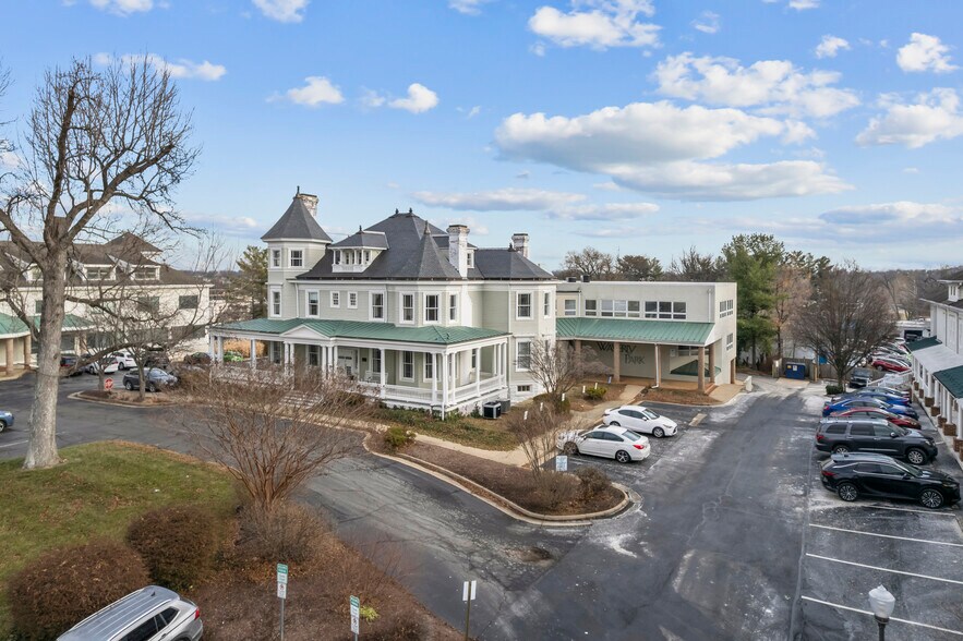 More Photos Of 604 S King St, Leesburg Office For Sale