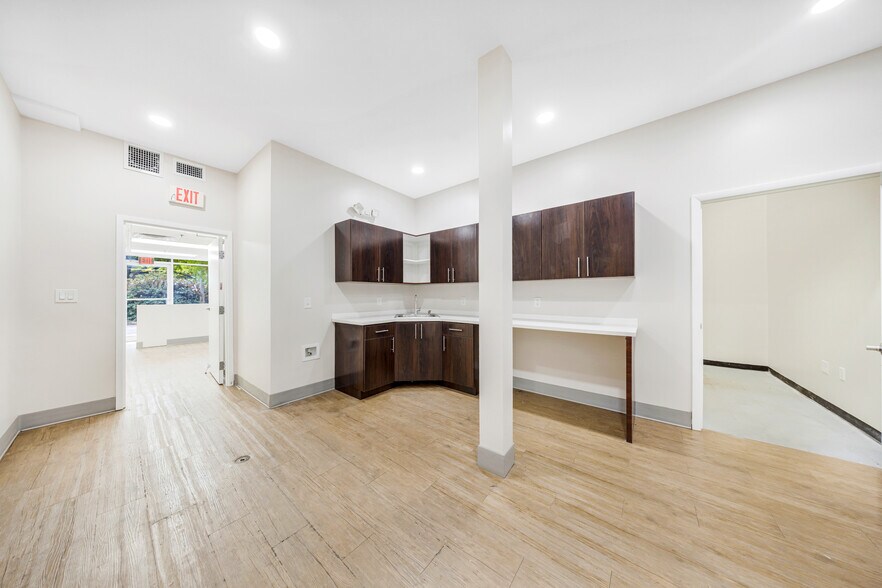 More Photos Of 11965 SW 142nd Ter, Miami Light Distribution For Lease