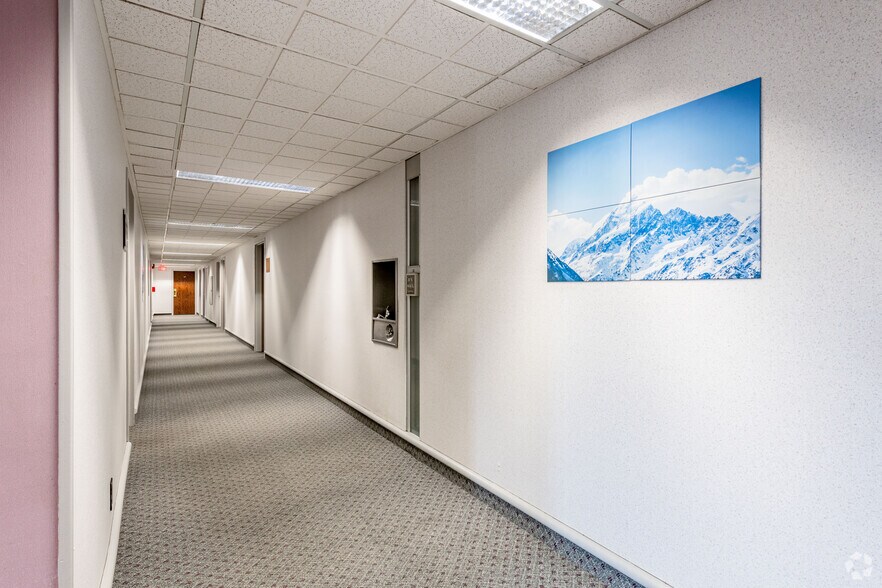 More Photos Of 5 Severance Cir, Cleveland Heights Medical For Lease