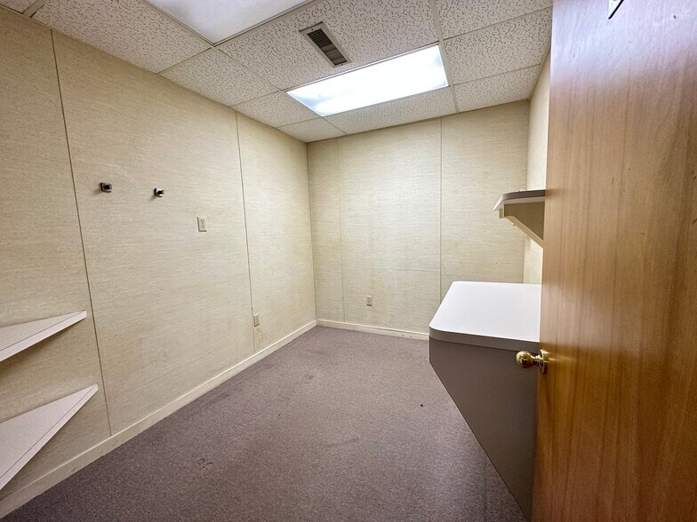 More Photos Of 2630 E Chestnut Ave, Vineland Medical For Sale