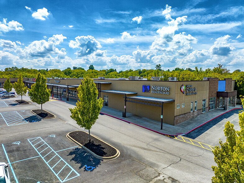 More Photos Of 9 Governors Sq, Shelbyville Unknown For Lease