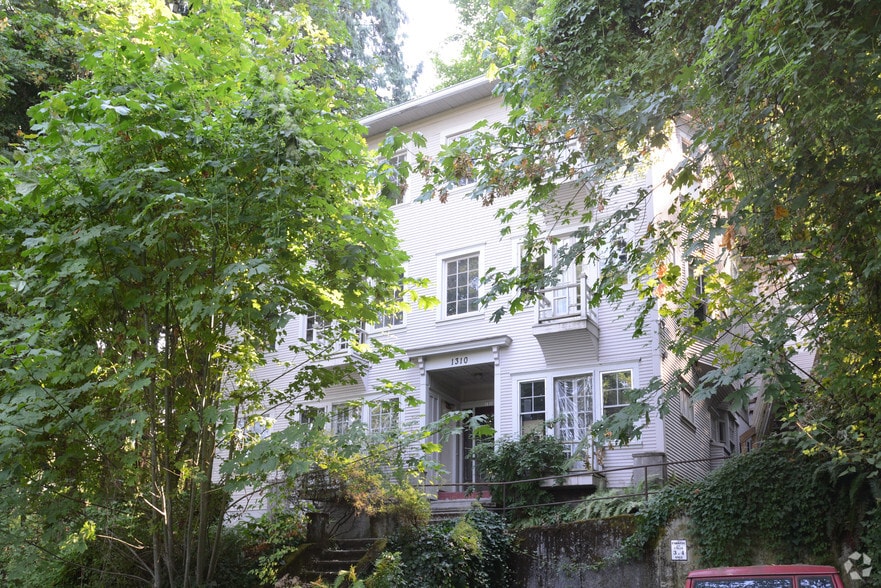 More Photos Of 1310 SW College St, Portland Apartments For Sale