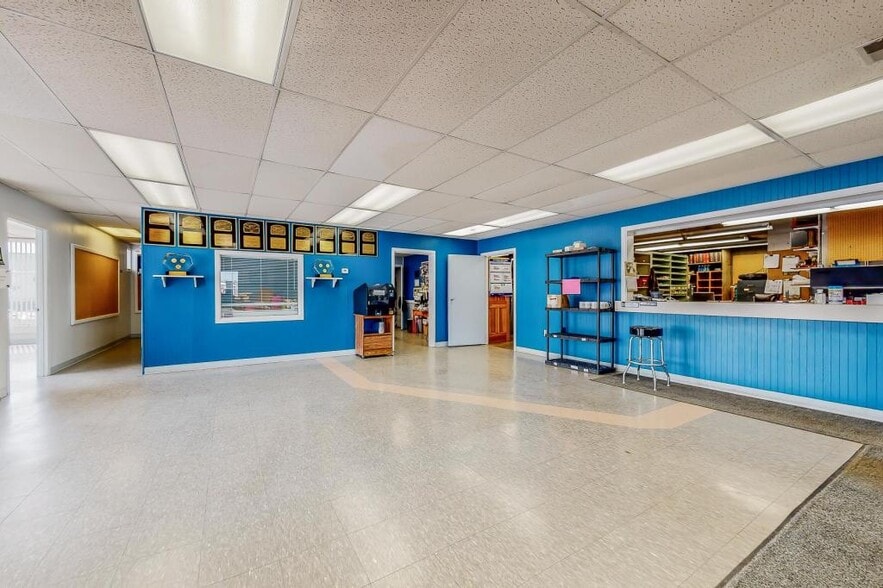 More Photos Of 206 N Highway Ave, Blooming Prairie Service For Sale