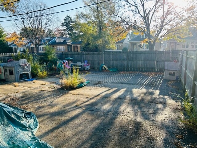 More Photos Of 5801 N Northwest Hwy, Chicago Apartments For Sale