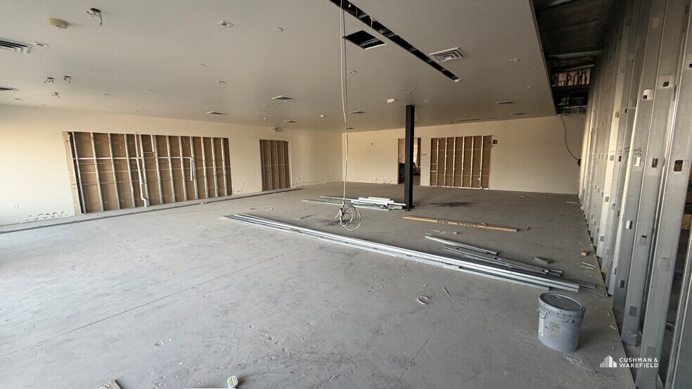 More Photos Of 5000 Goodman St, Timnath Showroom For Sale