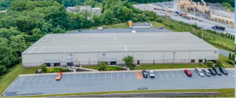 More Photos Of 1351 Eisenhower Blvd, Harrisburg Warehouse For Lease