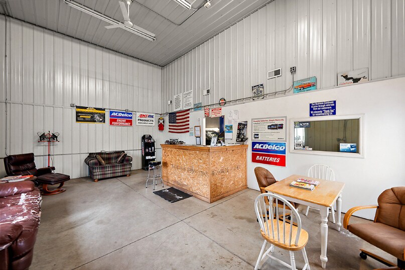 More Photos Of 3319-3331 Dove Rd, Port Huron Warehouse For Sale