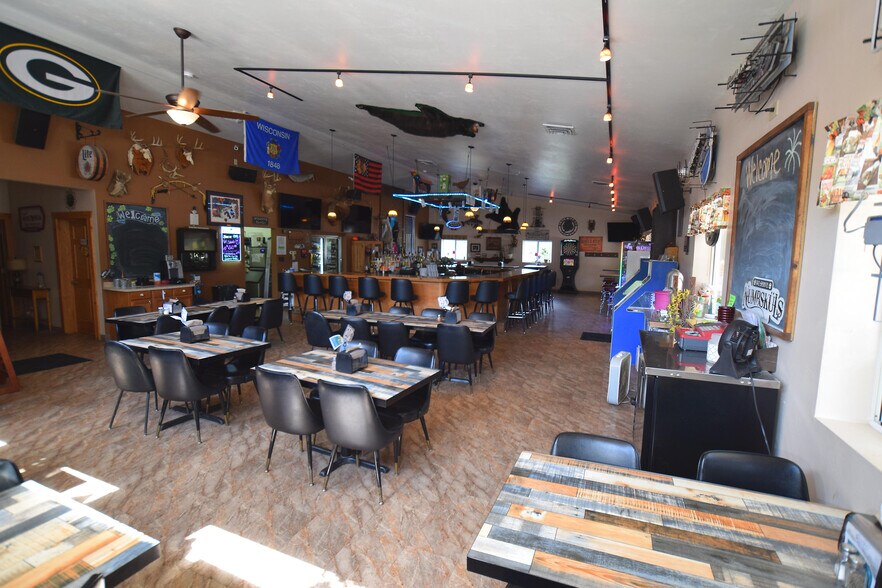 More Photos Of N7625 Parkway Rd, Crivitz Restaurant For Sale