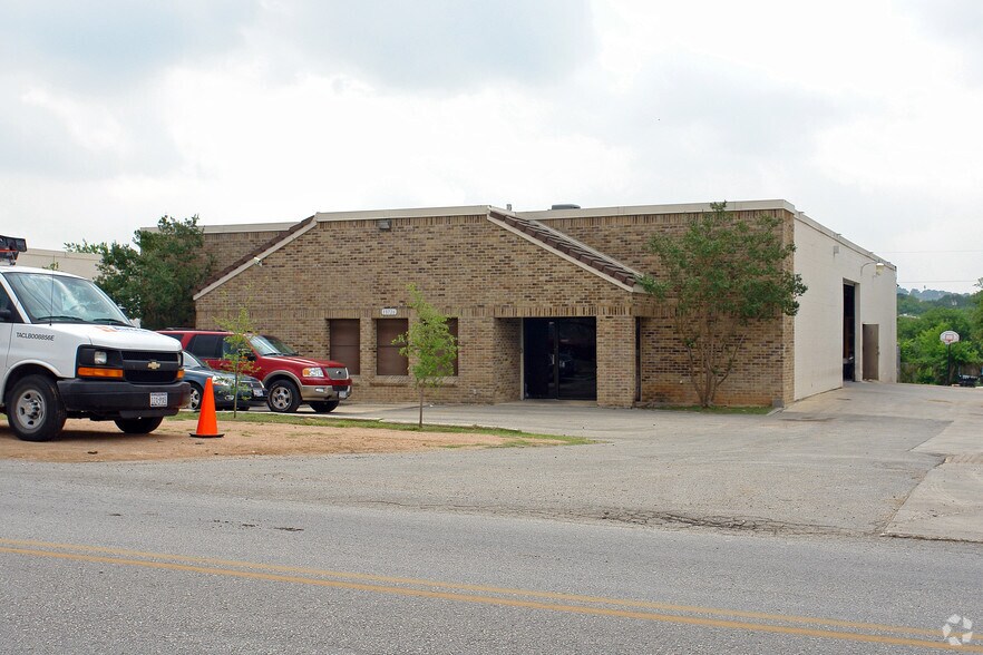 Primary Photo Of 13726-13730 Lookout Rd, San Antonio Light Distribution For Lease