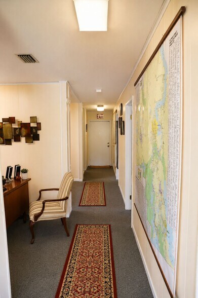More Photos Of 7230 SE US Highway 301, Hawthorne Office For Sale