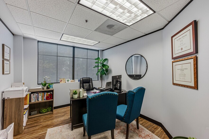 More Photos Of 7000 Bee Caves Rd, Austin Medical For Sale