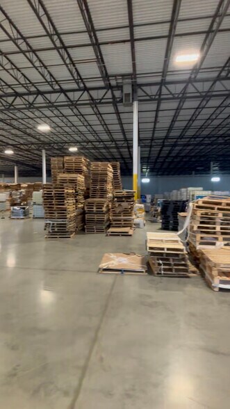 More Photos Of 1191 E Main St, East Dundee Distribution For Lease