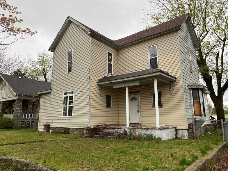 More Photos Of 2114 S Joplin Ave, Joplin Multifamily For Sale