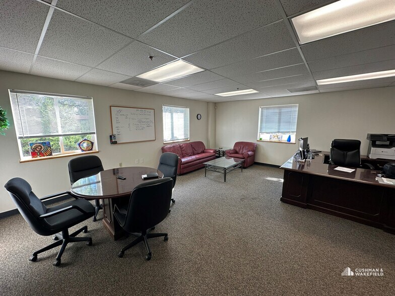 More Photos Of 4650 Venture Dr, Johnstown Warehouse For Lease