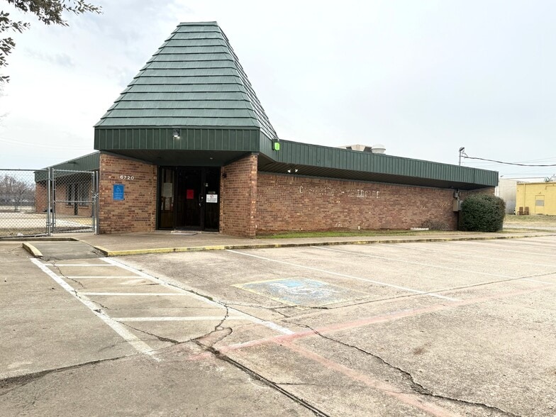 Primary Photo Of 6720 Chapman Rd, North Richland Hills General Retail For Sale