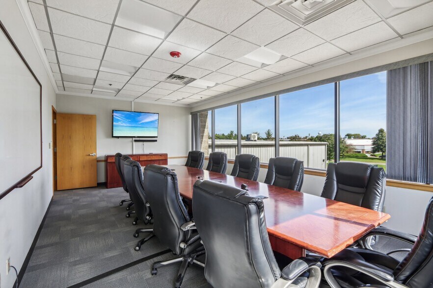 More Photos Of 150 Business Park Dr, Sun Prairie Manufacturing For Lease