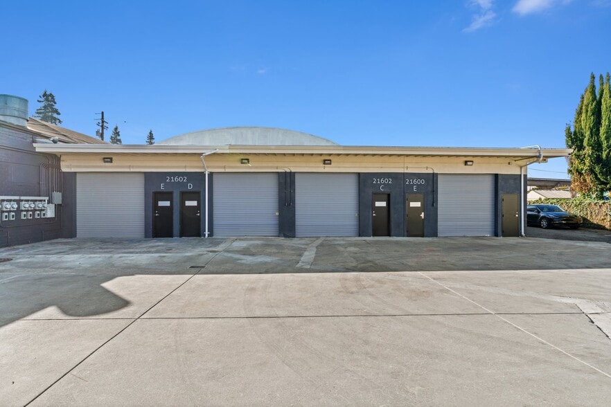 More Photos Of 21602-21612 Western Blvd, Hayward Service For Lease