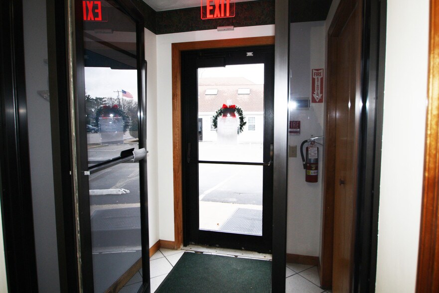More Photos Of 2527 Cranberry Hwy, Wareham Office For Sale