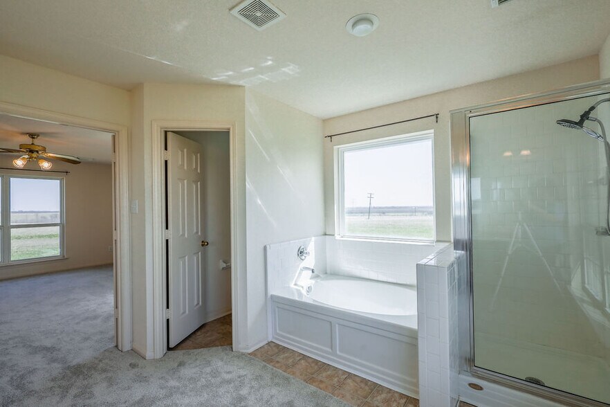 More Photos Of 4496 Farm-To-Market 2086, Temple Manufacturing For Sale