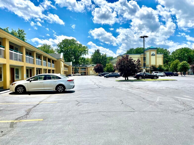 Primary Photo Of 1606 Central Ave, Albany Hotel For Sale