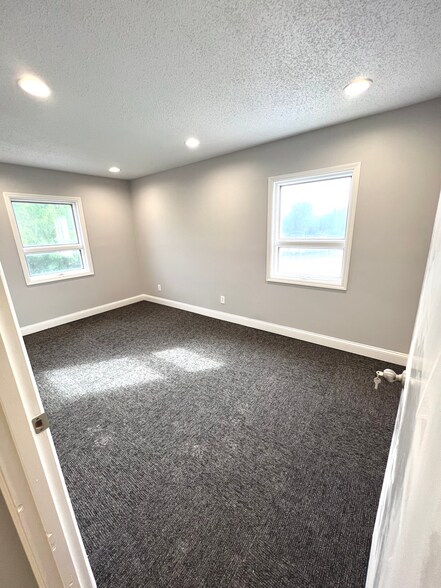 More Photos Of 312 Mall Blvd, Savannah Freestanding For Lease