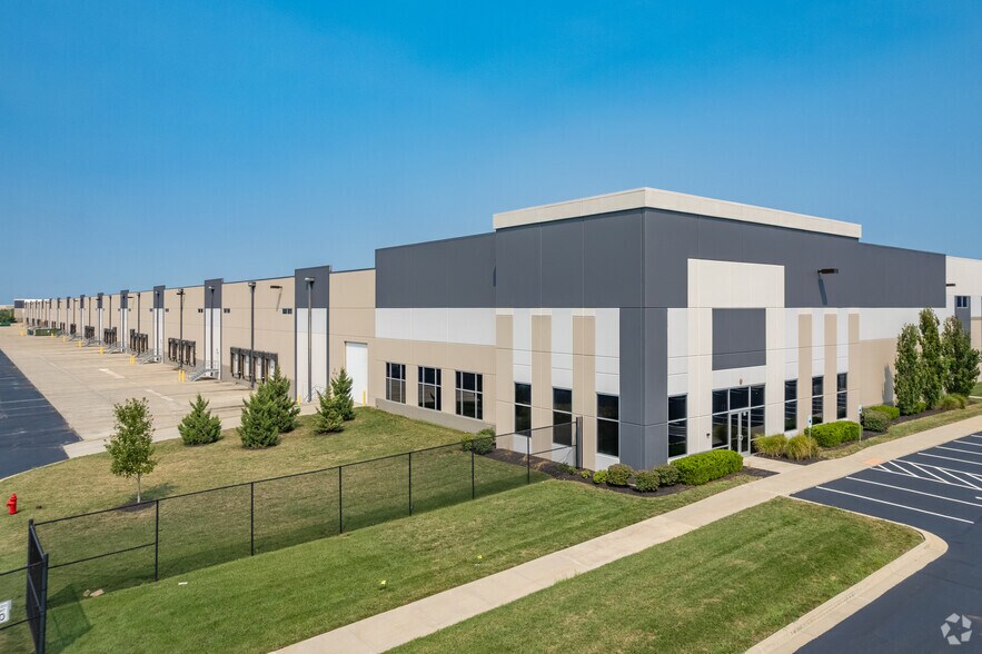 More Photos Of 30500 W 183rd St, Gardner Unknown For Lease